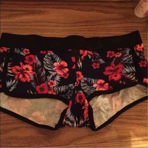 ❗️SALE❗️VS PINK LOGO Boy Short