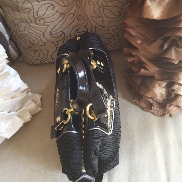 Black and gold coach bag - Picture 2 of 3