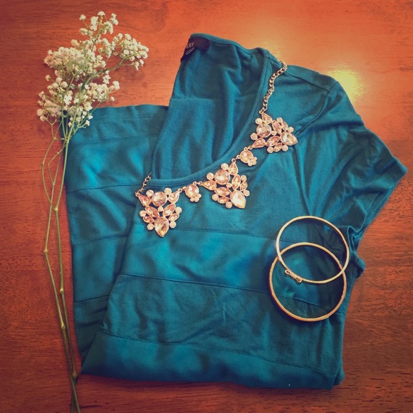 🎀🆕 Teal Satin Striped Forever 21 Blouse