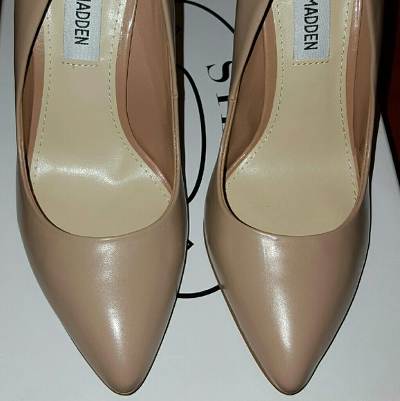 Steve Madden Nude leather pumps