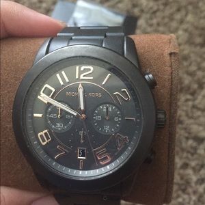 Michael Kors MK8330 in gunmetal and rose gold