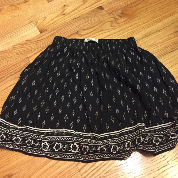 hollister black printed circle skirt