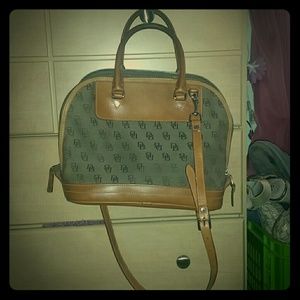 DOONEY AND BOURKE ADJUSTABLE CROSS BODY!