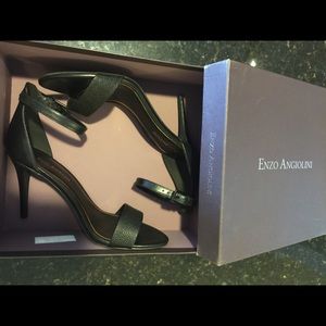 🎉🎉JUST REDUCED Enzo Angiolini leather open toe🎉