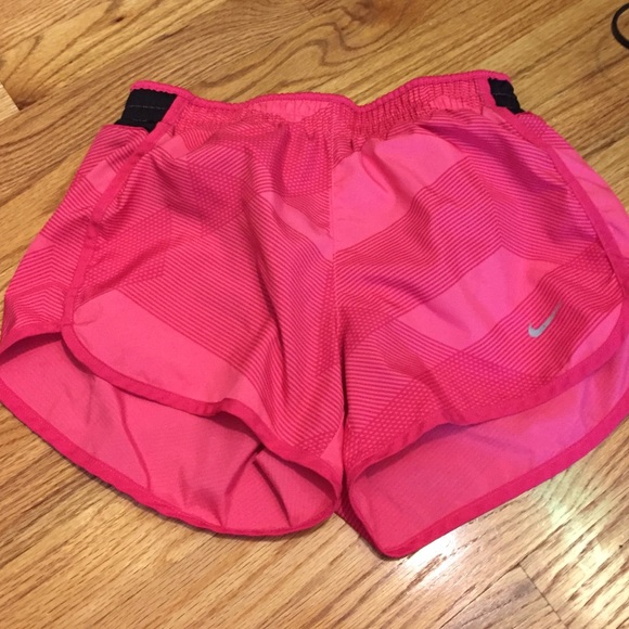 new pink nike shorts