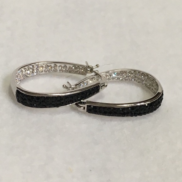 BLACK & WHITE AUSTRIAN CRYSTAL 18kt Wht Gold plate