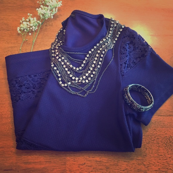 🎀🆕 Navy Blue Lace Cutout Blouse