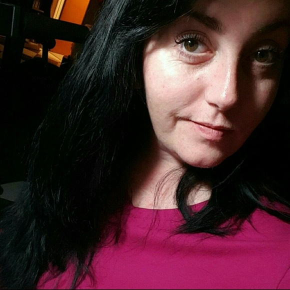 Meet your Posher, Jennifer - Picture 2 of 2