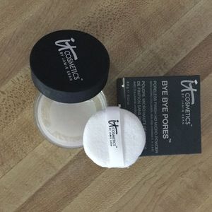 IT Cosmetics Bye Bye Pores Translucent Powder