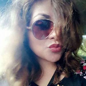 Meet your Posher, Crystal