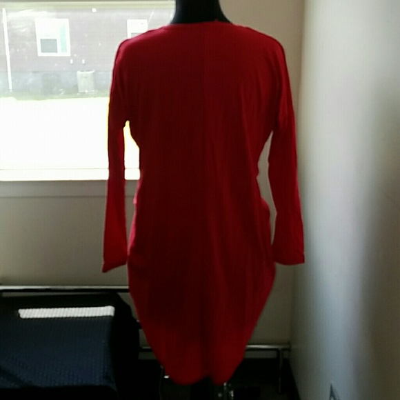 Red Crop Tail Shirt - Picture 3 of 3