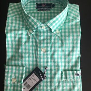 Vineyard vines slim fit tucker shirt Men's Medium