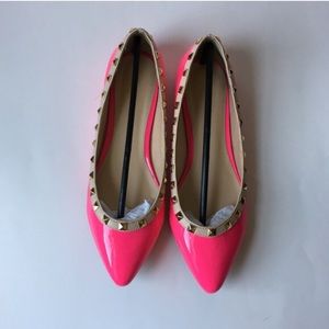 💕LN patent pink studded flats!💕