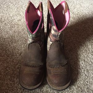 Ariat Round Toe Boots