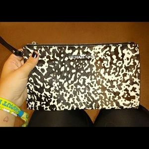 Micheal Kors Envelope Wristlet