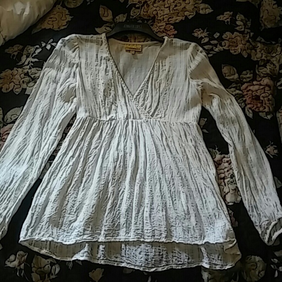 Cream colored size small princess vera wang shirt