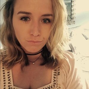 Meet your Posher, Courtney