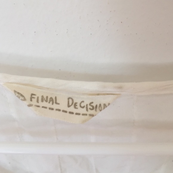 Cute flowy top - Picture 2 of 2