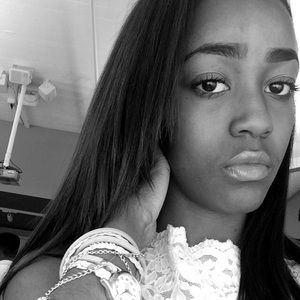 Meet your Posher, Annetta