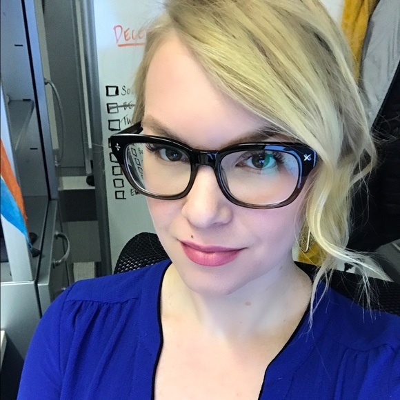 Meet your Posher, Ashlee - Picture 2 of 2