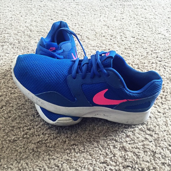 Women's Nike sneakers