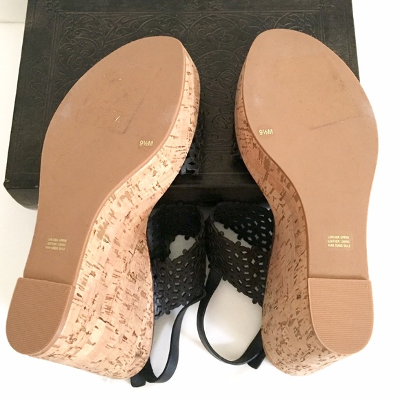 TORY BURCH Daisy Navy Leather Sandals Sz 9.5 NWOT - Picture 3 of 4