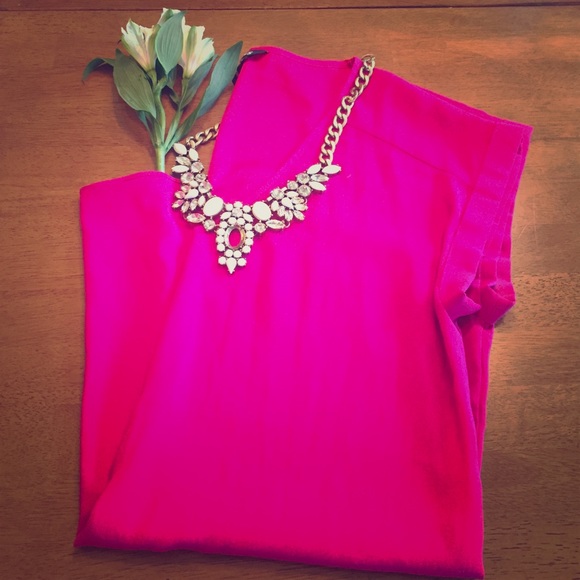❗️SALE❗️🎀 Hot Pink Silky V-Neck Express Blouse