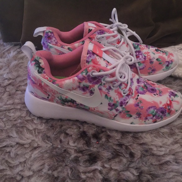 Floral Roshe Run