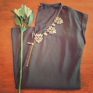 ❗️SALE❗️🎀 EXPRESS Olive Green Silky V-Neck Zipper