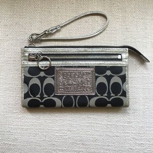 coach poppy wristlet!