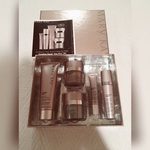 Mary Kay TimeWise Repair Set