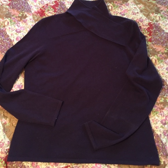 Nieman Marcus cashmere turtleneck
