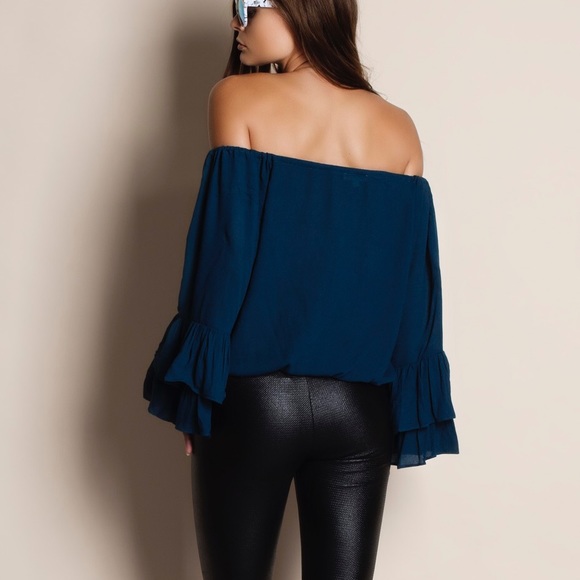Off Shoulder Pleated Bell Sleeve Top - Picture 3 of 4
