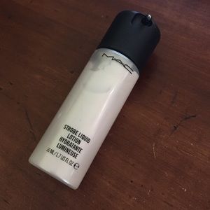 Strobe liquid lotion hydratante lumineuse