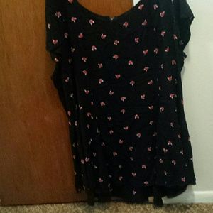 Short sleeve black shirt w/design