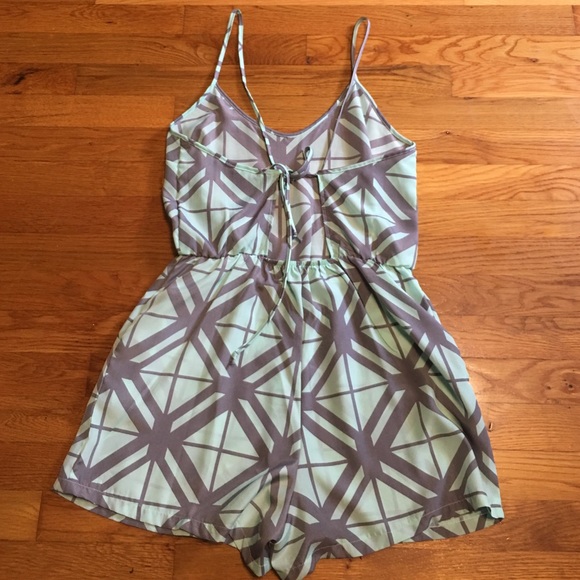 Romper - Picture 3 of 4