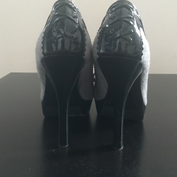 Michael Kors Grey Wool Peep Toe Stiletto - Picture 3 of 4