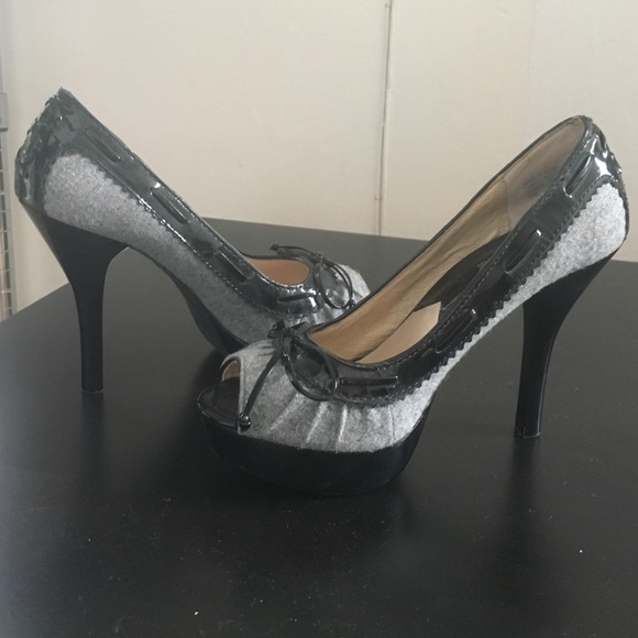 Michael Kors Grey Wool Peep Toe Stiletto - Picture 4 of 4