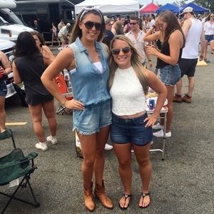 Meet your Posher, Maeve