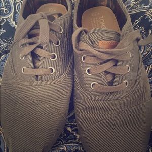 Women's TOMs canvas with lace sz 7.5