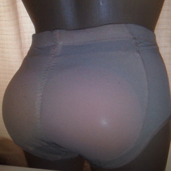 Silicone buttocks sexy sassy