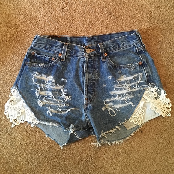 NWOT Levi's Shredded Lace Shorts
