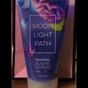Bath & Body Works foaming sugar scrub