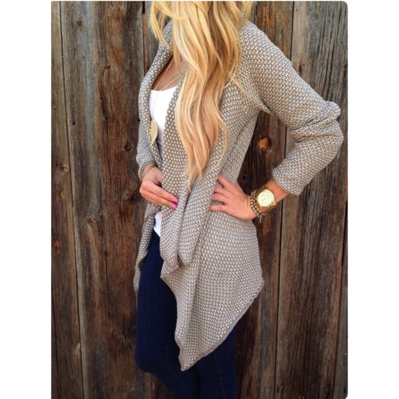 NWOT Loose Knit Caridgan