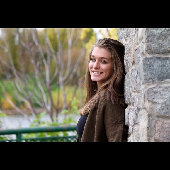 Meet your Posher, Amy - Picture 3 of 4