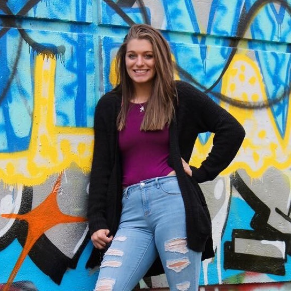 Meet your Posher, Amy - Picture 4 of 4