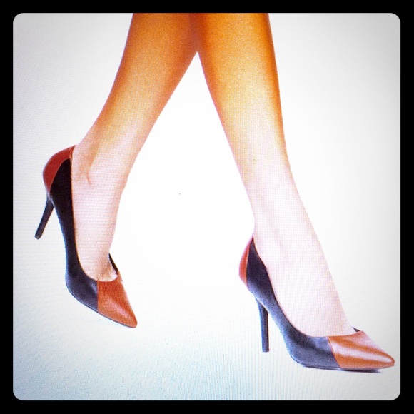 ShoeDazzle Black Brown Size 8 Pumps