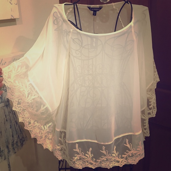 Express blouse with lace