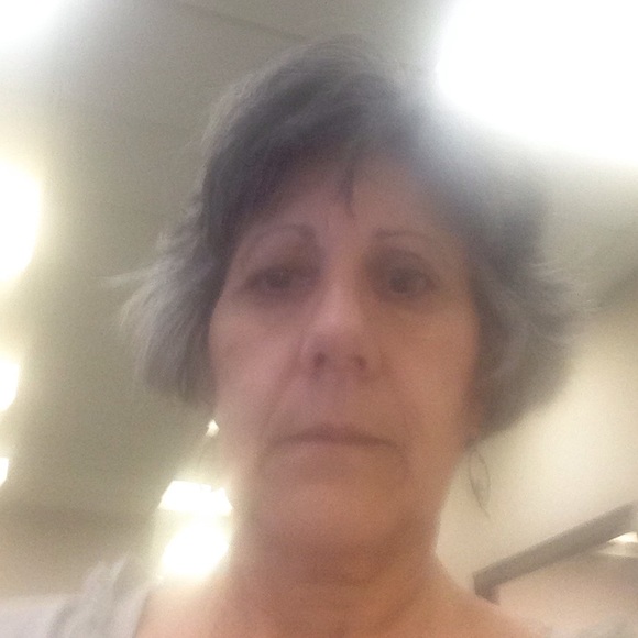 Meet your Posher, Enza