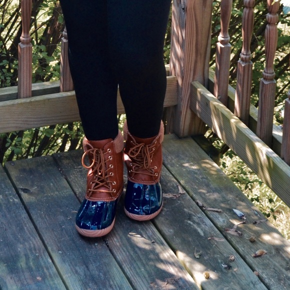 🎉1 HR SALE🎉 Fur-Lined Duck Boots - Picture 3 of 3